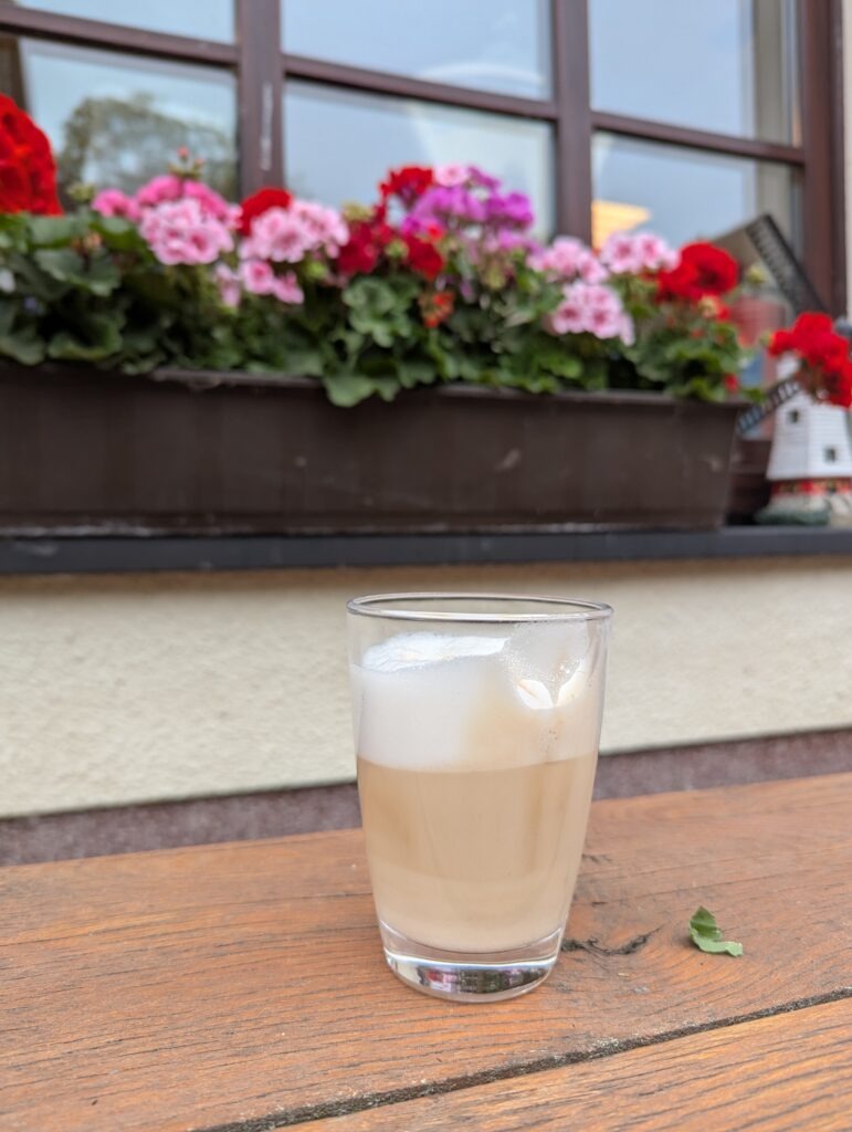 Kaffee und Kuchen im Hofladen Brandenburg