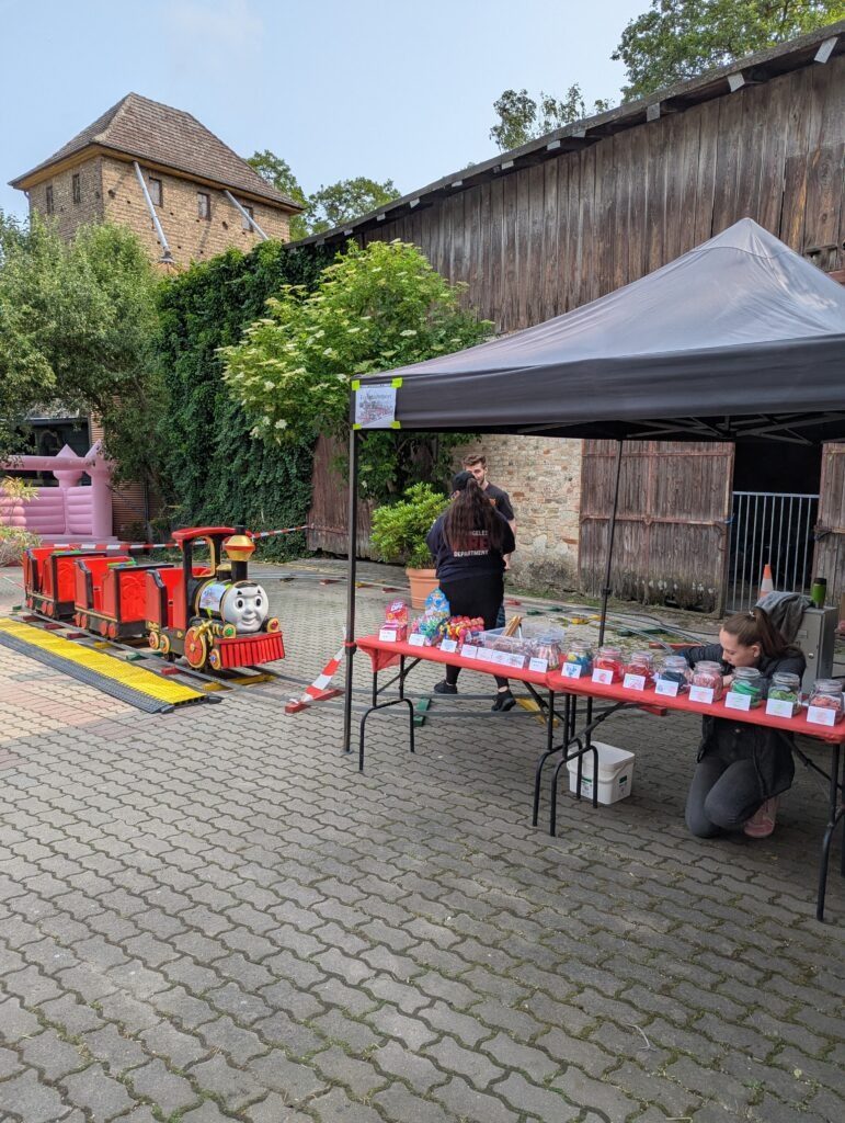 Kindereisenbahn auf dem Hoffest der Mühle Lemke in Brandenburg